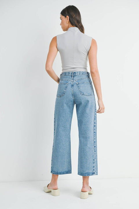 Barrel Jeans With a Twist