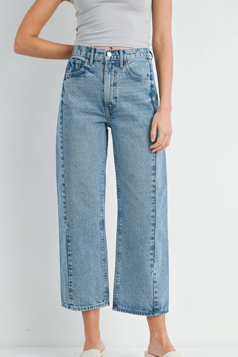Barrel Jeans With a Twist